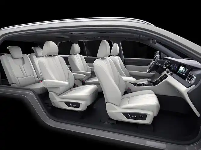 04_理想one6座版白色皮革内饰_侧 (1).jpg