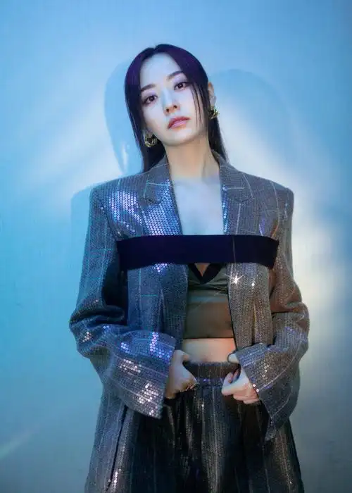 张靓颖亮片西装酷飒写真图片59