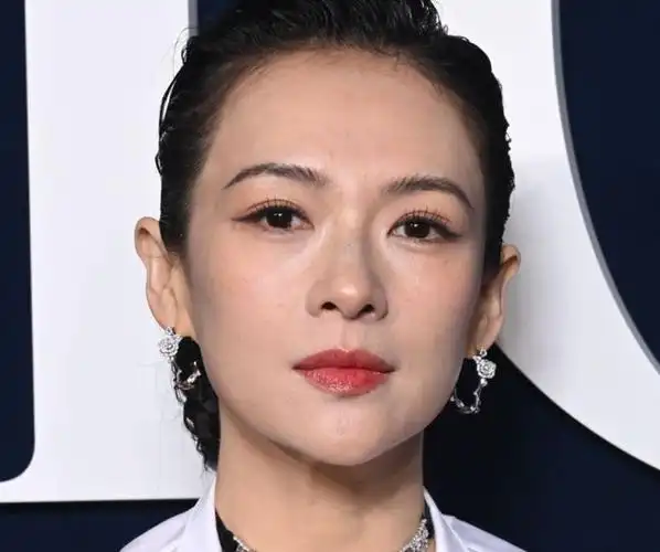 法令纹,双下巴,矮冬瓜,10位明星未修生图,让我看见科技的可怕|刘雯