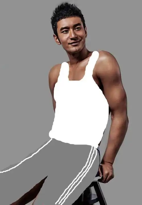 还有一些没那么强壮的男明星也代言过内裤,不知道没有肌肉线条的加成