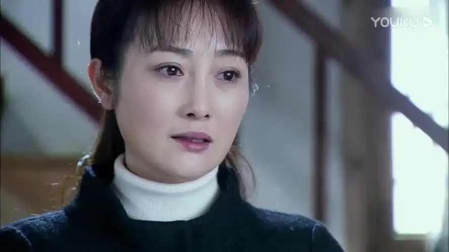 母爱如山:继子当众骂后妈惹得全家大怒,后妈的反应令人敬佩