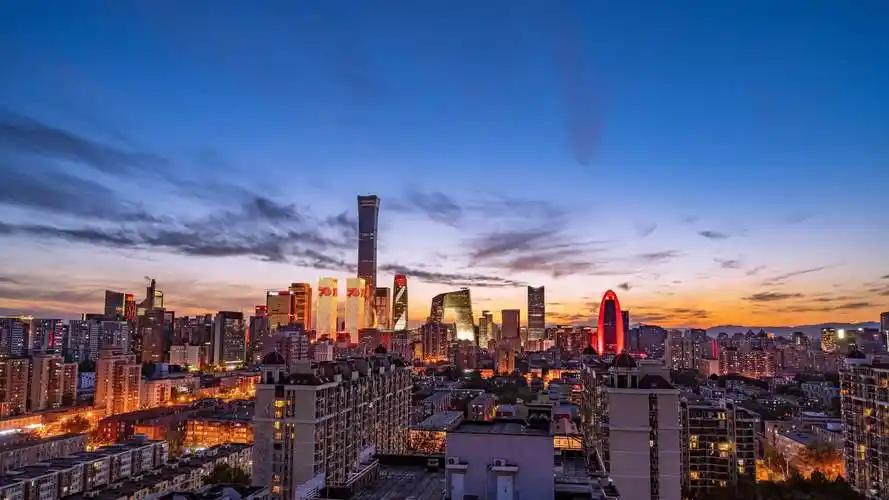 北京金融街是中国金融信息中心,汇集传递着全国乃至世界各地的经济和