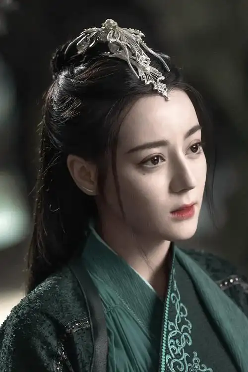 迪丽热巴纪云禾播出二周年产出接力