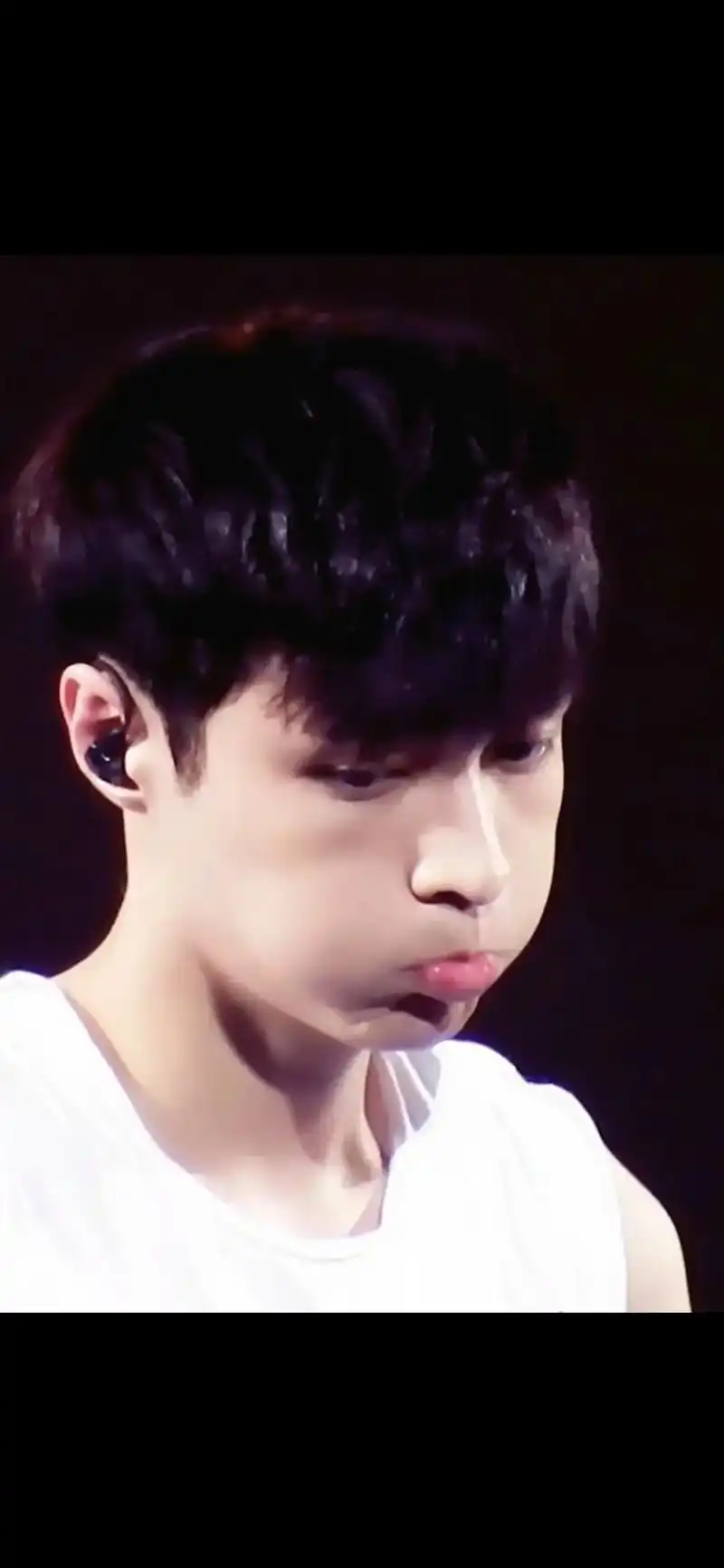 想看都是张艺兴嘟嘟嘴的评论区