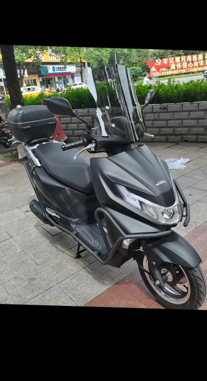 通勤踏板摩托车首选五羊-本田ncr125.高颜值 好品质: - 抖音
