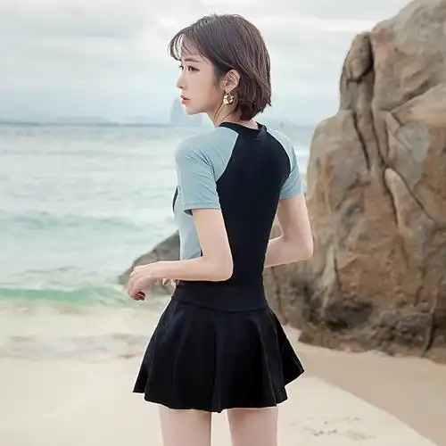 佑游泳衣女保守连体遮肚显ins风2021新款性感大码女士泳装温泉