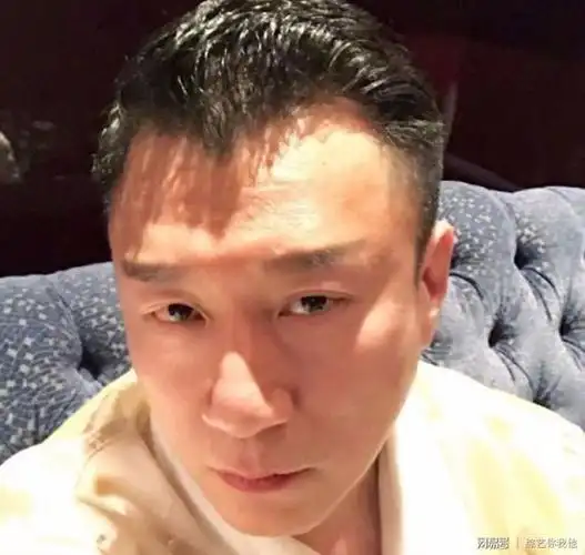 孙红雷发微博不是自拍胜似自拍网友称红雷哥都和你好像啊
