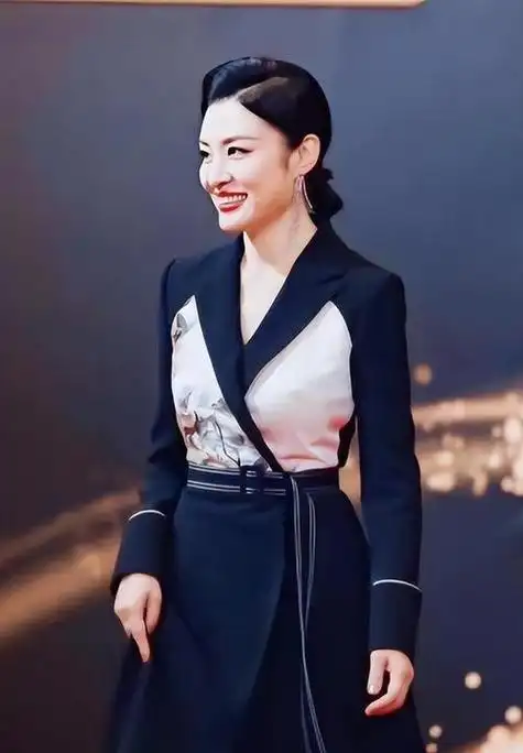 周涛身高168cm毕业于北京广播学院中国著名女主持人