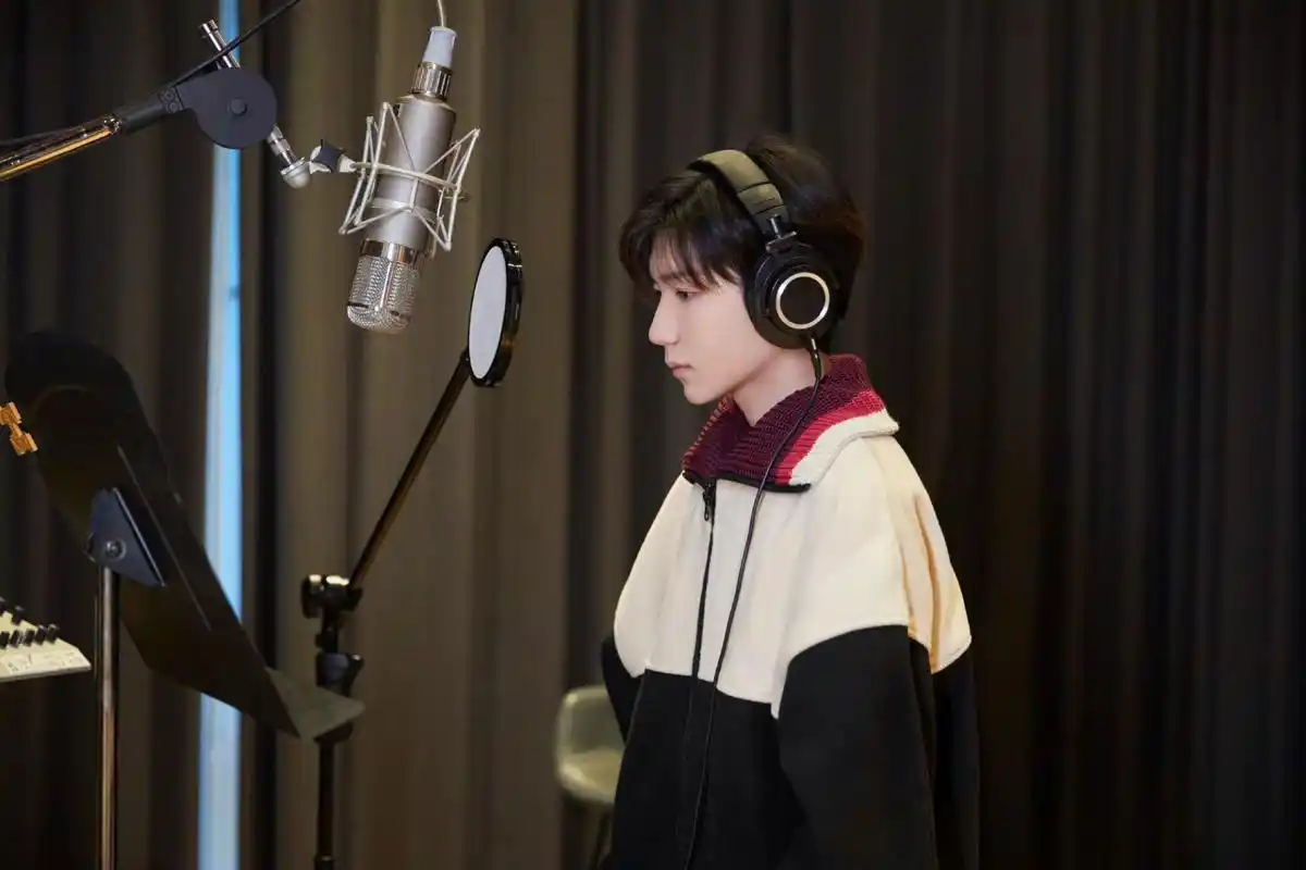 王源音专透露与时代峰峻关系,价格表白粉丝,作品连续三年登上海外榜单