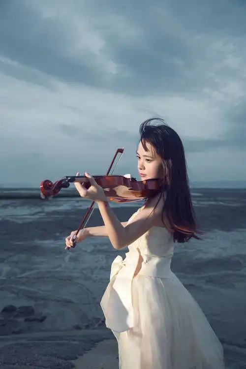 拉小提琴的妹子 - 波西米亚 - 图虫网 - 优质摄影师交流社区