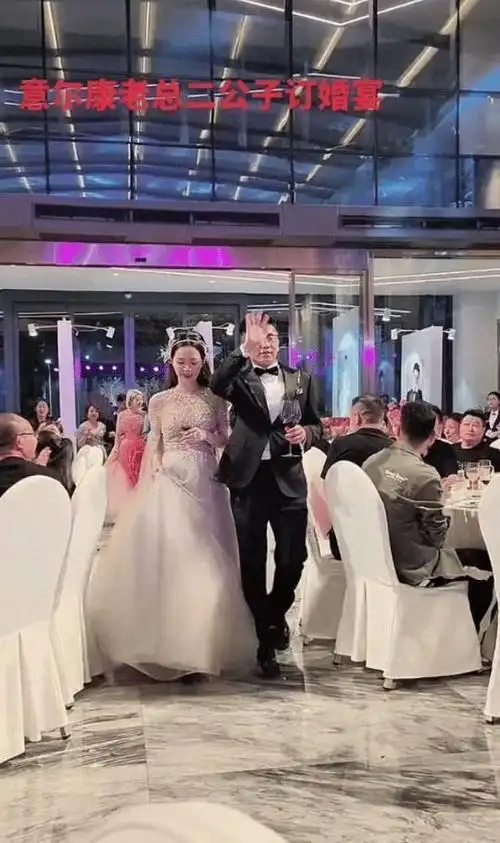 2017年,意尔康千金和汤臣一品老板儿子的盛大婚礼,真的是让人大开眼界