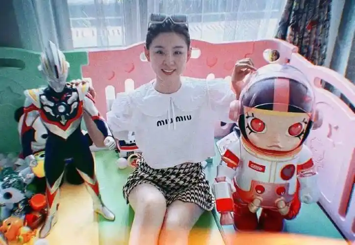 李小萌与王雷高调庆生!