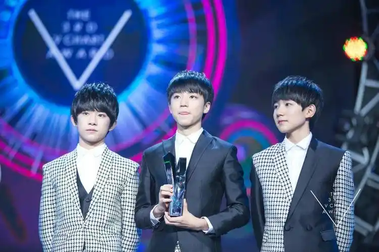 [tfboys][盘点]150806 tfboys获奖时间轴 梦想绽放未完待续.