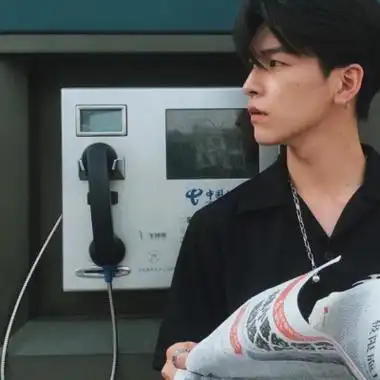 酷酷的男生头像有点拽