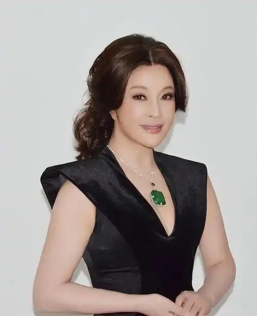 事实证明73岁还风韵犹存的刘晓庆才是真正的人生赢家