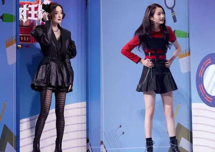 杨幂上《王牌对王牌》真抢眼,穿时尚袜哪吒头唱爱的供养美成少女,心疼