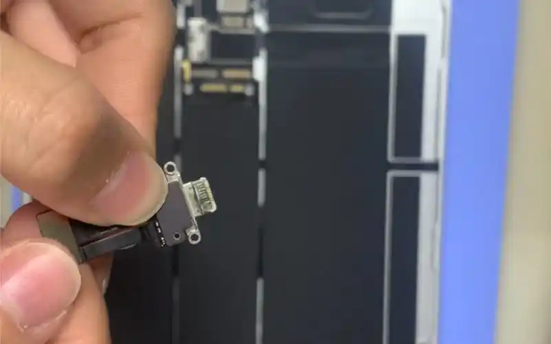 ipadpro2022款11寸四代进水不充电更换尾插维修