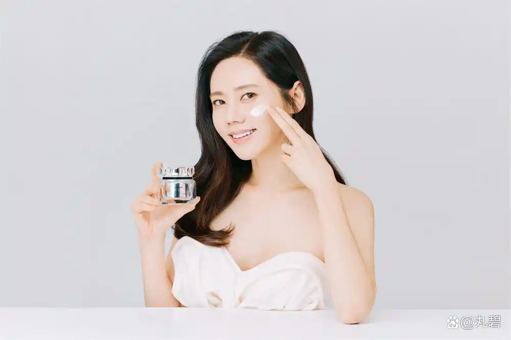 丸碧品牌中国区代言人——秋瓷炫