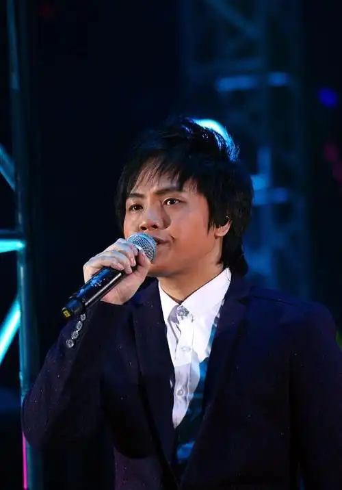 郑源新歌比喻刚发行就火遍全网引起歌迷热议