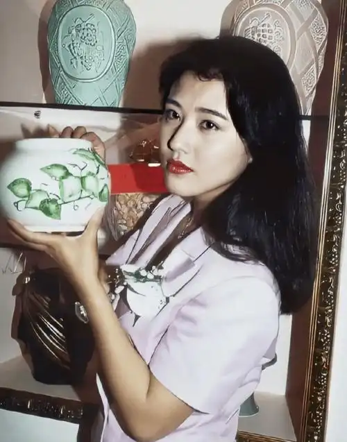 周海媚年轻时风华绝代,为何会孤独终老,甚至还被传出去世的谣言_感情