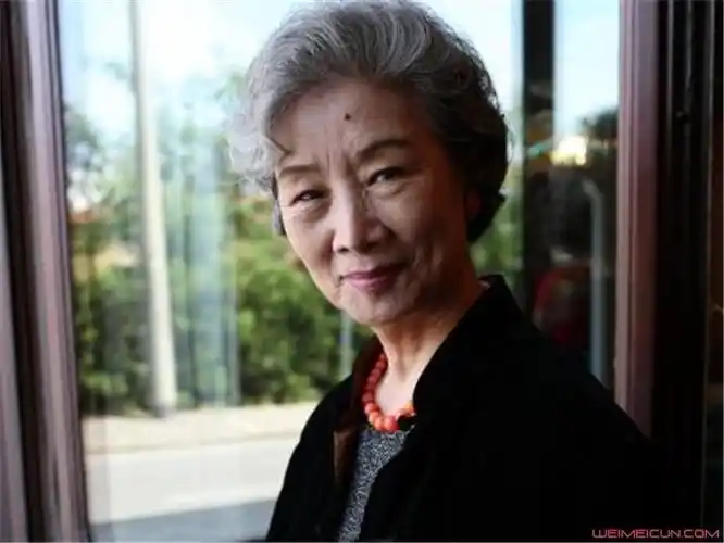 演员吕中个人资料 吕中背景曝光年轻时照片样子好漂亮