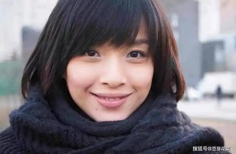 李佳,一婚错嫁富商,二婚遇到靳东才算收获爱情,现在40岁生二胎