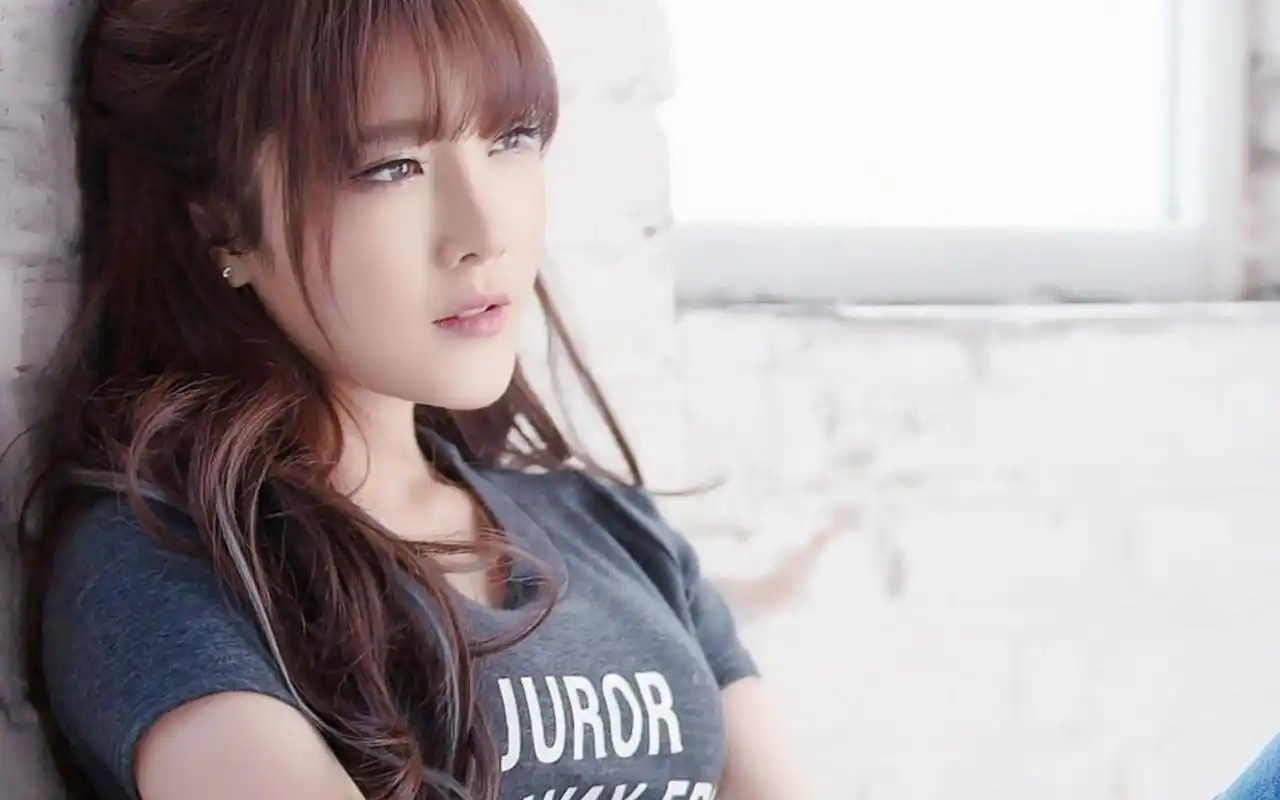 小清新气质邻家女孩甜美居家诱惑桌面壁纸