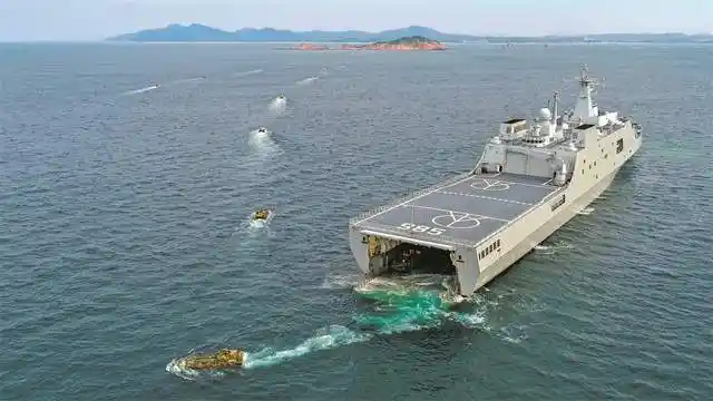 央视首次公开075两栖攻击舰登陆作战"实际距离"|船坞登陆舰|舰艇|制空