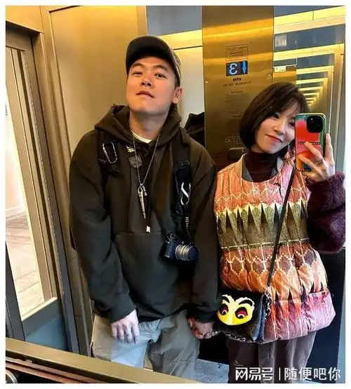 每当王浩出差,黄雅莉总会感到不安,孤单的夜晚经常让她做一些关于未来