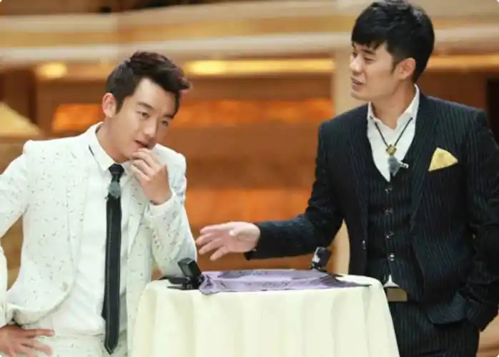 黄渤胖到没脖子,张艺兴帅出新高度,2人加盟是惊喜_郑恺_陈赫_极限挑战