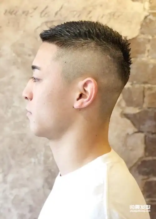 男生短发怎么剪好看男生超短的发型图片