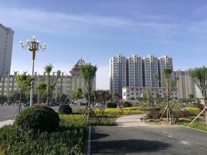 河北省沧州市任丘市北站西路靠近任丘市人民政府