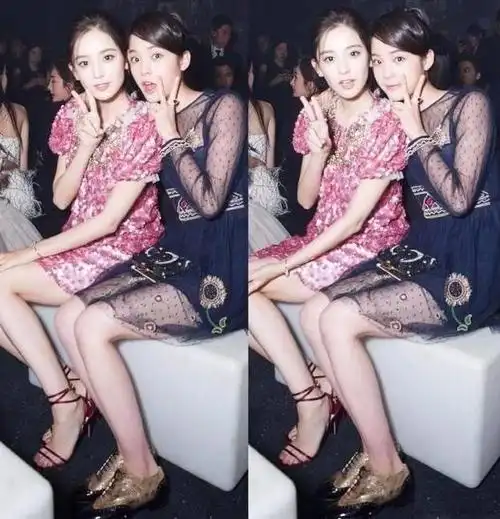 娜扎与娜娜拍照,迪丽热巴后背实力抢镜,这样的热巴,我服!