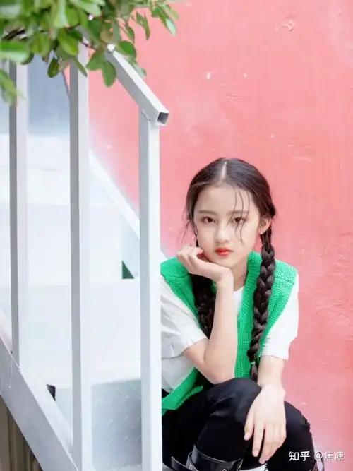盘点00后演技颜值并存的童星邬佳桐已长成大美女