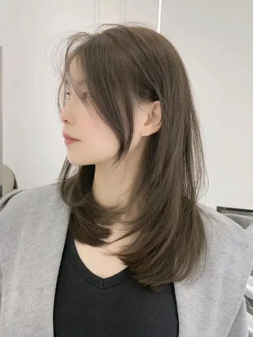 米棕色素颜也能驾驭的一款显白染发