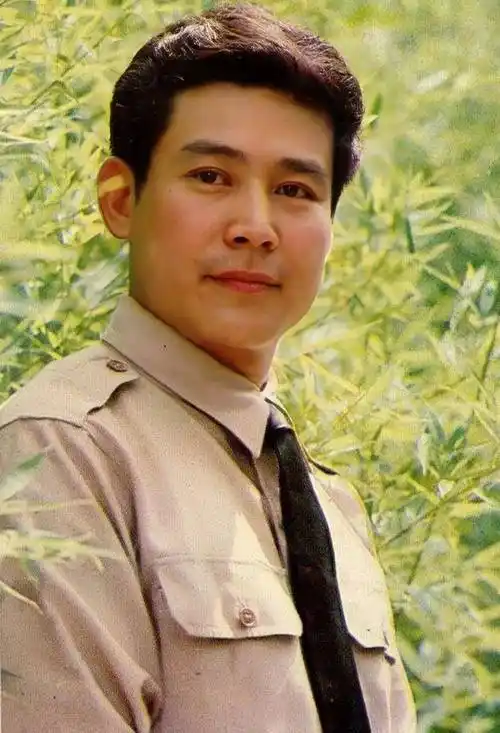 他们是八十年代英俊帅气的男演员,你们还记得他们吗?_电影_作品_上海