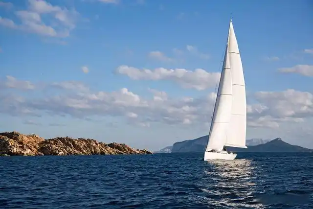 极简设计b60单桅帆船