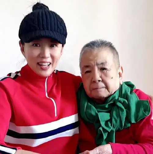 让我们聚光于一位特别的艺术家——我国的一级话剧才女马丽.