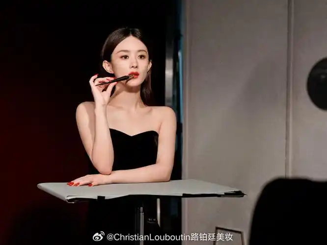 cl细高跟157##cl晶透粉底膏##赵丽颖cl彩妆代言人##cl美妆##cl细父