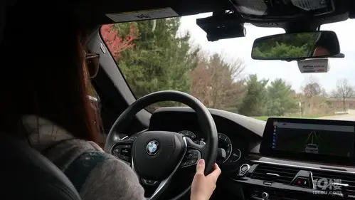 新手开车上路竟然遇到了这么多问题,原来开车这么难-拉风大本营-杭州1