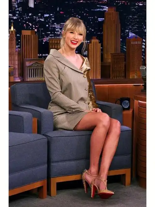 taylorswift霉霉居然也是超典型不良体态