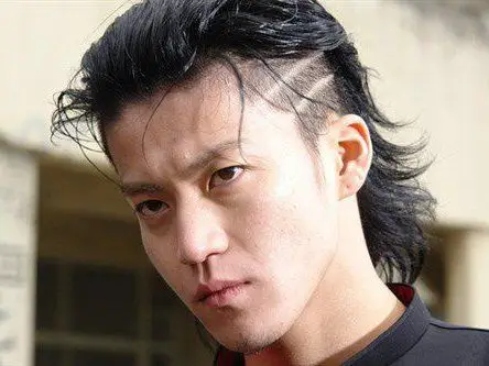 男生背头养成记攻略_发型_洗发水_发蜡_剪头发_日本_理发店