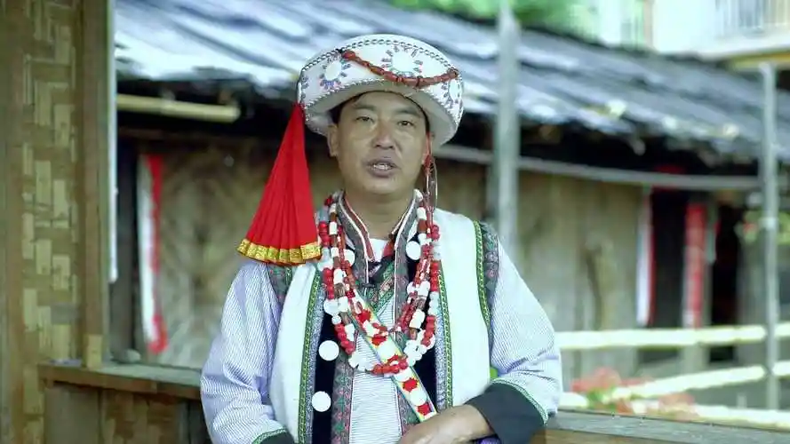 可爱的中国怒族