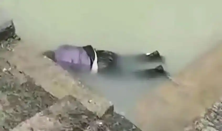 逝者安息,暂时不知道溺水原因.具体情况等相关部门进一步的调查!