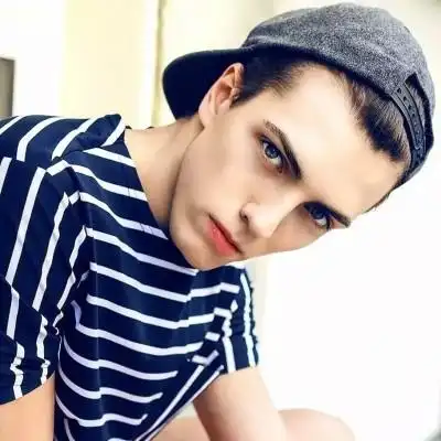 男生欧美小清新头像欧美男生头像清新阳光少年