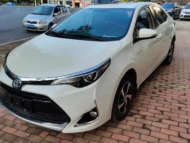 2t排量自动挡,带多功能方向盘和天窗,原厂中控屏幕,8档手自一体变速箱