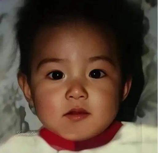 李敏镐儿时照片曝光从足球小将成长为演员粉丝数量居韩国第一