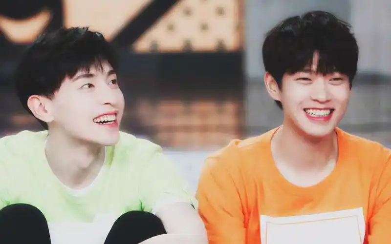 【花灯 | 魏大勋×邓伦】0803快本高甜合集 | 大型秀恩爱现场_哔哩