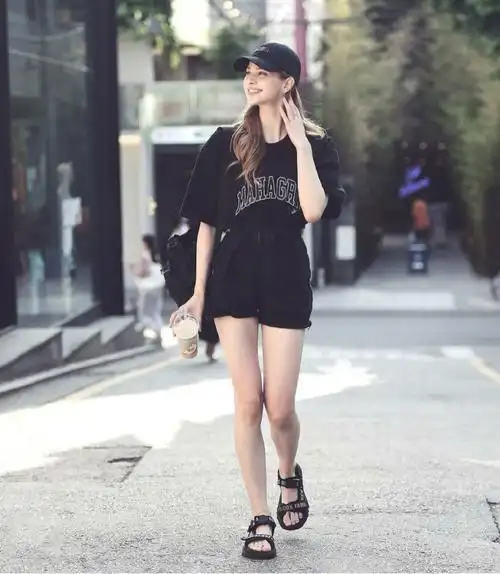 ins风韩国街拍搭配合集,简约清爽又时髦,助你变身行走的画报