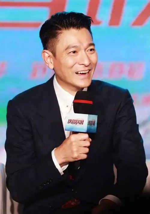 被"神化"的刘德华,出道40年无黑料,不吃,不喝能活70岁